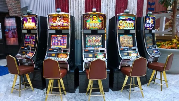 Live Andar Bahar table with dealer and card layout on mpo868